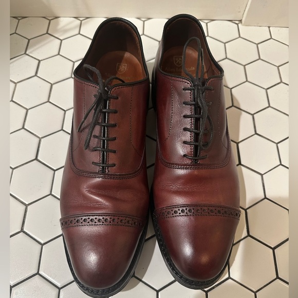 Allen Edmonds Fifth Avenue Cap-toe Oxford Dress Shoe - Picture 4 of 9